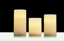 Charger l&#39;image dans la galerie, 3pc bougies carrées scintillantes à la cire de flamme authentique parfumée à la vanille
